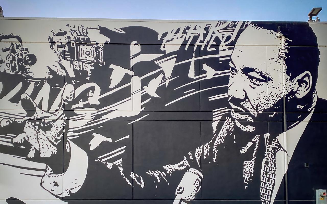 Mural graffiti in black and white showing Martin Luther King in Eugene, Oregon